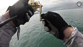 Giant trevally mayhem бесконечные поклевки на джиги и попперы во время морской рыбалки в Таиланде