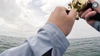 Giant trevally mayhem бесконечные поклевки на джиги и попперы во время морской рыбалки в Таиланде