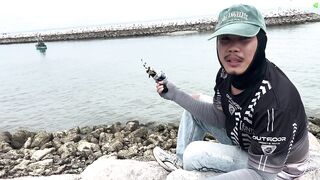 Исследуем пляж Hua Hin идем с удочкой к Khao Takiab и пробуем рыбалку по камням у храма на скале