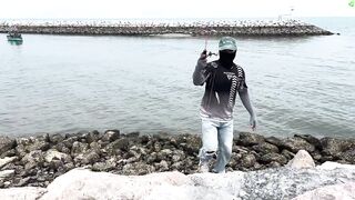 Исследуем пляж Hua Hin идем с удочкой к Khao Takiab и пробуем рыбалку по камням у храма на скале