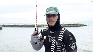 Исследуем пляж Hua Hin идем с удочкой к Khao Takiab и пробуем рыбалку по камням у храма на скале