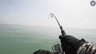 Попперы и GT на поверхности эпичная морская рыбалка у Khao Lak с PopmasterD и Barbiecuda на лонгтейле