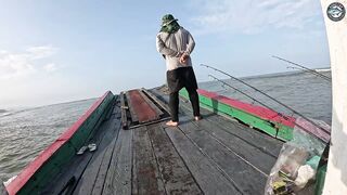 Попперы и GT на поверхности эпичная морская рыбалка у Khao Lak с PopmasterD и Barbiecuda на лонгтейле