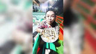 Ночная охота на кальмара в Hua Hin лодка тайского капітана и огни над морем вместо фонарных столбов