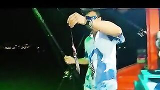 Ночная охота на кальмара в Hua Hin лодка тайского капітана и огни над морем вместо фонарных столбов