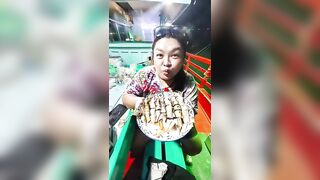 Ночная охота на кальмара в Hua Hin лодка тайского капітана и огни над морем вместо фонарных столбов