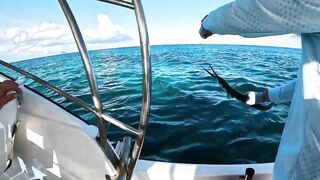 Каранкс на 24 г стик морская рыбалка на Пхукете и сашими своими руками прямо в лодке