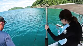 Каранкс на 24 г стик морская рыбалка на Пхукете и сашими своими руками прямо в лодке