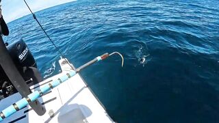 Каранкс на 24 г стик морская рыбалка на Пхукете и сашими своими руками прямо в лодке