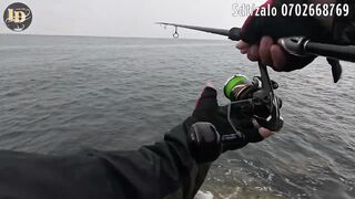 Rock fishing в Mũi Né береговая рыбалка по скалам на Ashino SuperFrog и плетню PE