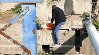 Самое популярное место для рыбалки в районе Yangpu Shanghai каждый день тут толпа с удочками