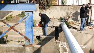 Самое популярное место для рыбалки в районе Yangpu Shanghai каждый день тут толпа с удочками