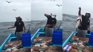 Рыбалка на andag в провинции Dhofar Oman берег скалы и сильный океанский прибой