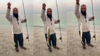 Сегодня барракуда на крючке 29 12 24 Ajman Al Zorah пляж рыбалка и острые зубы в кадре