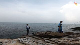 Первый раз на Koh Samet местный показывает лучшие fishing spots в зоне Sai Kaew Beach