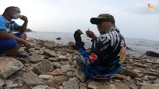 Первый раз на Koh Samet местный показывает лучшие fishing spots в зоне Sai Kaew Beach