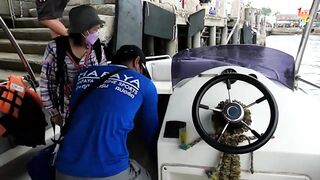 Первый раз на Koh Samet местный показывает лучшие fishing spots в зоне Sai Kaew Beach