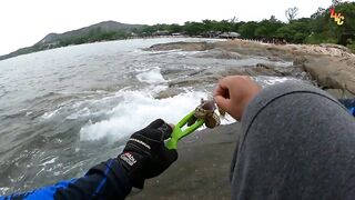 Первый раз на Koh Samet местный показывает лучшие fishing spots в зоне Sai Kaew Beach