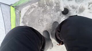 Первый лёд - быстрая мормышка и удивительный способ ловли карася на зимней рыбалке