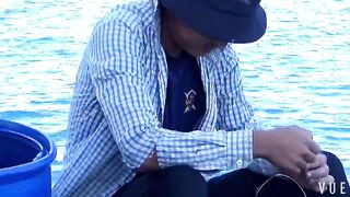 Рыбалка у узкого входа в Cam Ranh Bay сильное течение и выход рыбы к камням