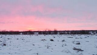 Опасная рыбалка по первому льду - протока дышит, но щука окунь и судак не дают уйти домой рано