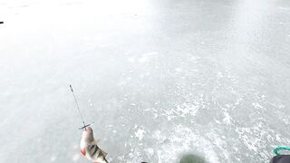 Опасная рыбалка по первому льду - протока дышит, но щука окунь и судак не дают уйти домой рано