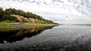 Рыбалка с ночёвкой на Днепре - прокачанная лодка, уха под луной и байки у костра