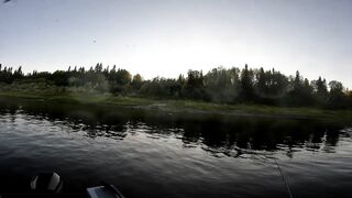 Рыбалка с ночёвкой на Днепре - прокачанная лодка, уха под луной и байки у костра