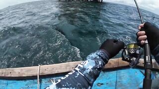 Jig под морской платформой Phan Thiet морская рыбалка на глубине возле буровой вышки