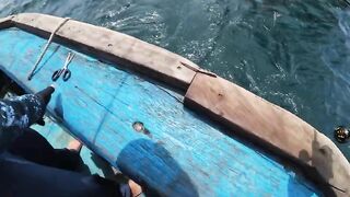 Jig под морской платформой Phan Thiet морская рыбалка на глубине возле буровой вышки