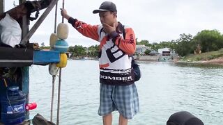 Штормовой выход в море Phan Thiet морская рыбалка в океане для смелых вьетнамских гостей