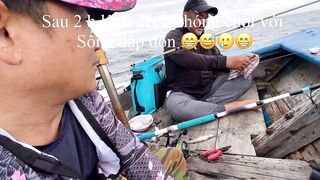 Штормовой выход в море Phan Thiet морская рыбалка в океане для смелых вьетнамских гостей