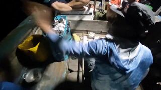 Штормовой выход в море Phan Thiet морская рыбалка в океане для смелых вьетнамских гостей