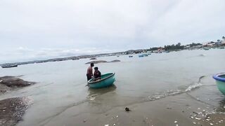Штормовой выход в море Phan Thiet морская рыбалка в океане для смелых вьетнамских гостей