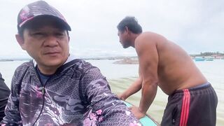 Штормовой выход в море Phan Thiet морская рыбалка в океане для смелых вьетнамских гостей