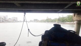 Phan Thiet жирная точка по cá rìa и cá nâu рыбалка с пирса когда клюет почти на каждый заброс