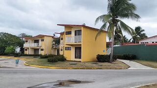 Guardalavaca пляжный променад Кубы прогулка по берегу и мысли о рыбалке