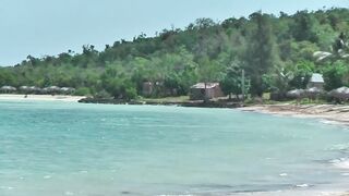 Public beach Guardalavaca Cuba открытый пляж для купания прогулок и любительской рыбалки