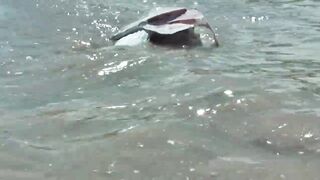 Рыбаки Jimbaran Bali живут и работают прямо на пляже от сети до вечерней рыбалки