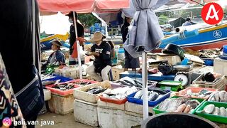 Традиционный рыбный рынок Jimbaran Bay прогулка среди улова ночной морской рыбалки