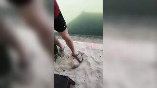 Вьетнам рыбалка на море лодка сети и простая жизнь людей у воды