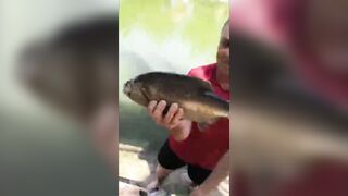 Вьетнам рыбалка на море лодка сети и простая жизнь людей у воды