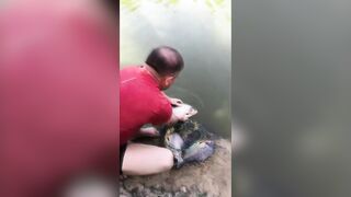 Вьетнам рыбалка на море лодка сети и простая жизнь людей у воды