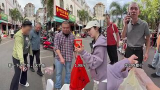 Выходим в море сами ловим и сами продаем морскую рыбу на уличном прилавке в Китае