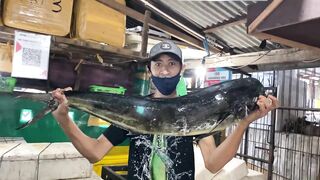 Традиционный рыбный и морепродуктовый рынок в Jimbaran Bali утренний улов и торг