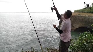 Спокойная рыбалка на экстремальном споте Tegal Wangi Bali ловим и тут же отпускаем птицу