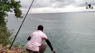 Спокойная рыбалка на экстремальном споте Tegal Wangi Bali ловим и тут же отпускаем птицу