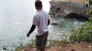 Спокойная рыбалка на экстремальном споте Tegal Wangi Bali ловим и тут же отпускаем птицу