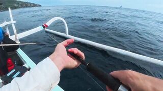 Морская рыбалка у берегов Бали - шторм, джиг с 250 метров и охота за трофейной рыбой