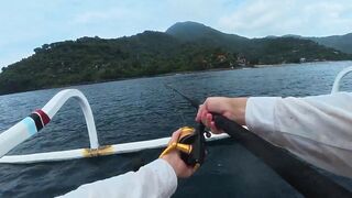 Морская рыбалка у берегов Бали - шторм, джиг с 250 метров и охота за трофейной рыбой